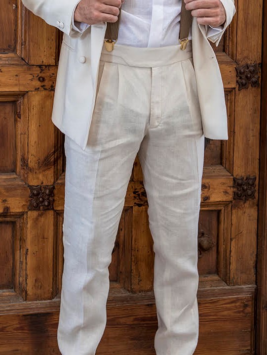 Pantalón ibicenca blanco de lino con pinzas, fajín cómodo y caída fluida para look bohemio