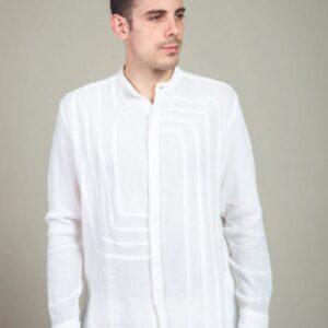 camisa blanca algodon con dibujo en en L